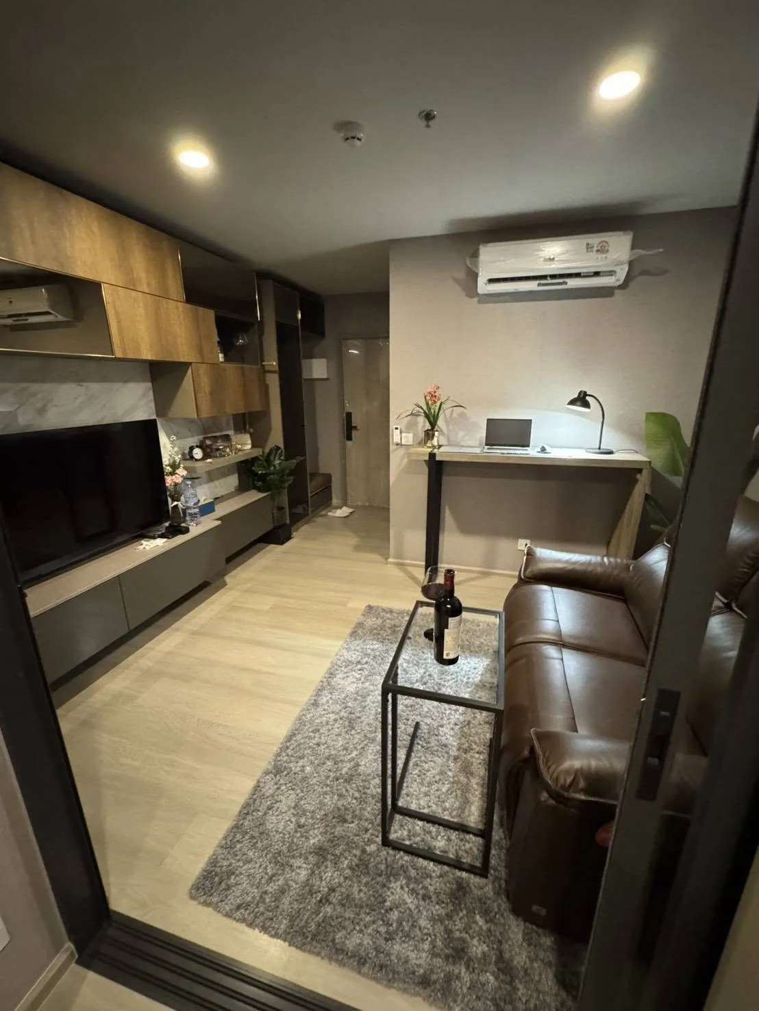 ให้เช่าคอนโด Aspire Onnut Station ชั้น 27 ใกล้ BTS อ่อนนุช 200 เมตร