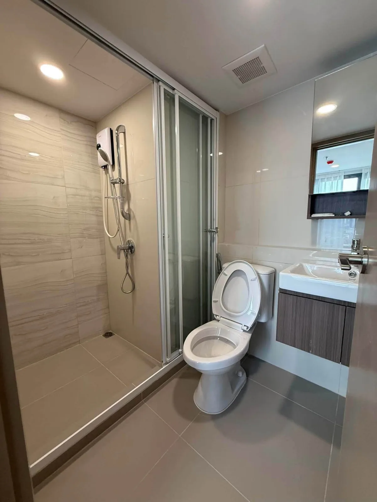 ให้เช่า Aspire Vibha–Victory ห้อง Duplex 2 ห้องนอน ชั้น 25