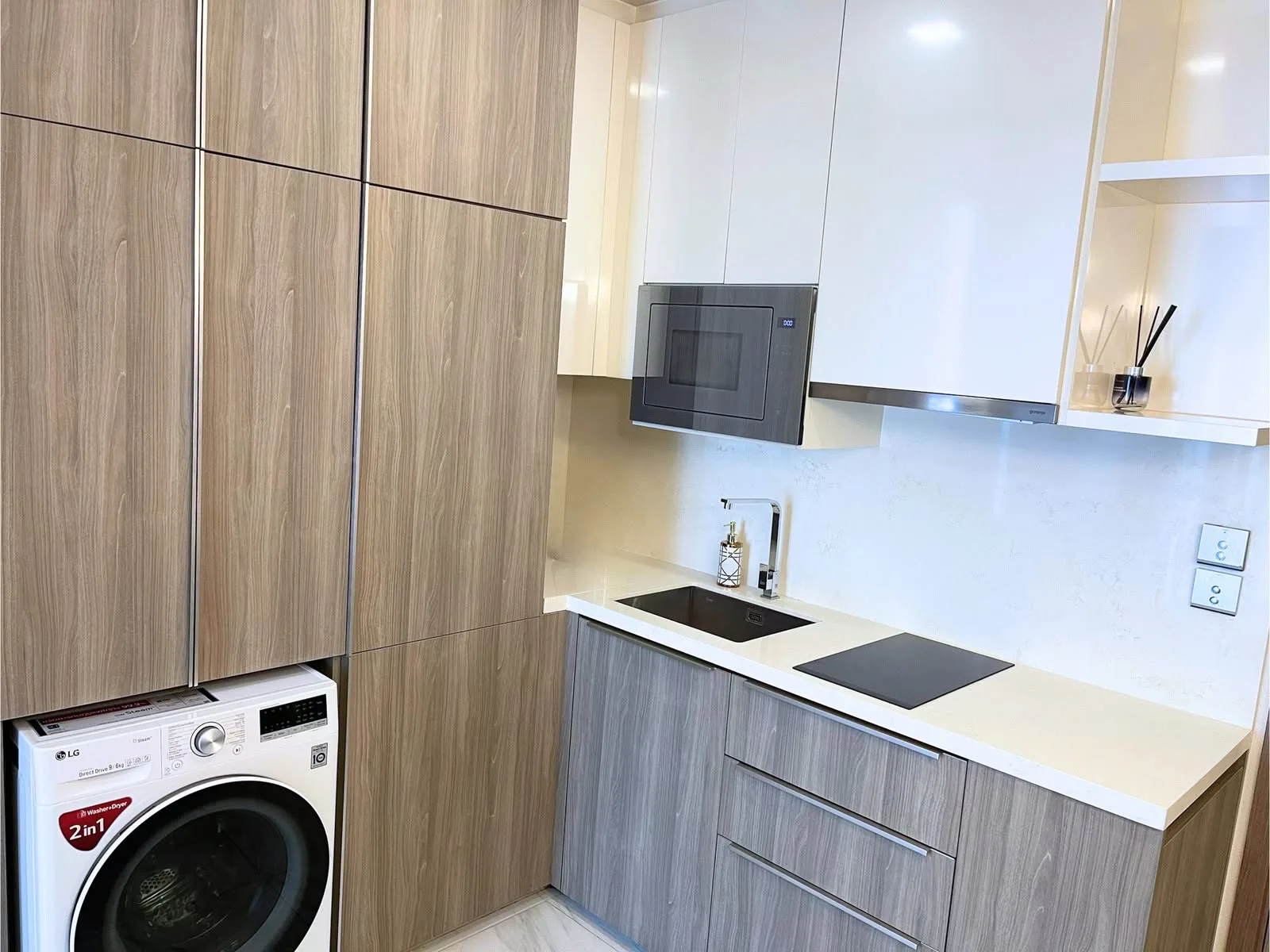 ให้เช่า เซอเลส อโศก (Celes Asoke) อโศก–สุขุมวิท ใกล้ BTS อโศก และ MRT สุขุมวิท 1 ห้องนอน ราคา 38,000 บาท/เดือน