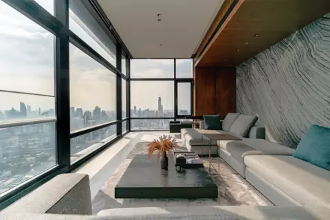 ขาย Circle Living Prototype เพชรบุรีตัดใหม่ ใกล้ MRT เพชรบุรี 1 ห้องนอน ชั้น 49 ราคา 24,000,000 บาท