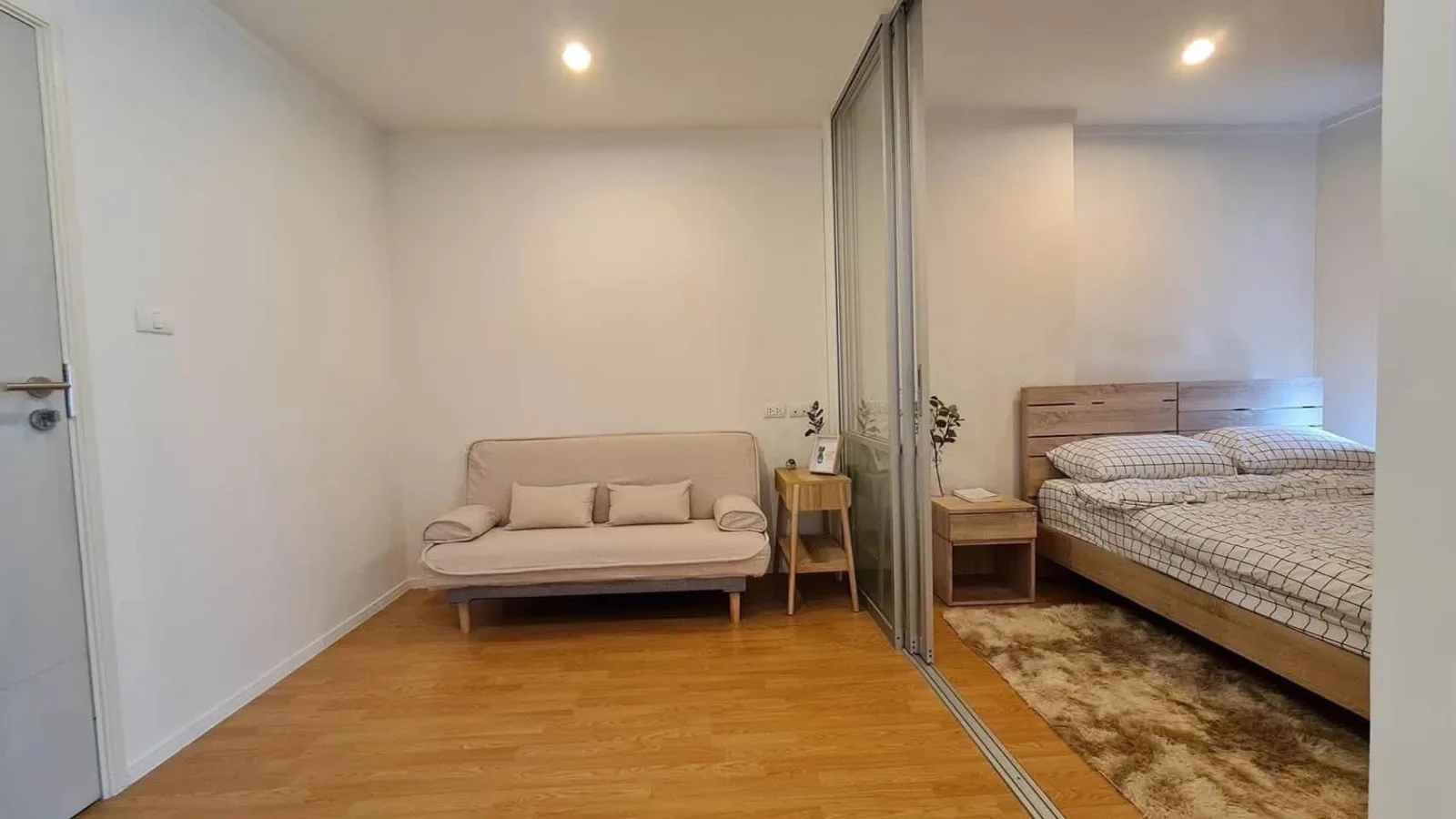 ให้เช่าคอนโด Lumpini Place Srinakarin Huamak ใกล้ Airport Rail Link หัวหมาก