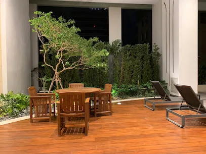 เดอะ รอยัล ศาลาแดง