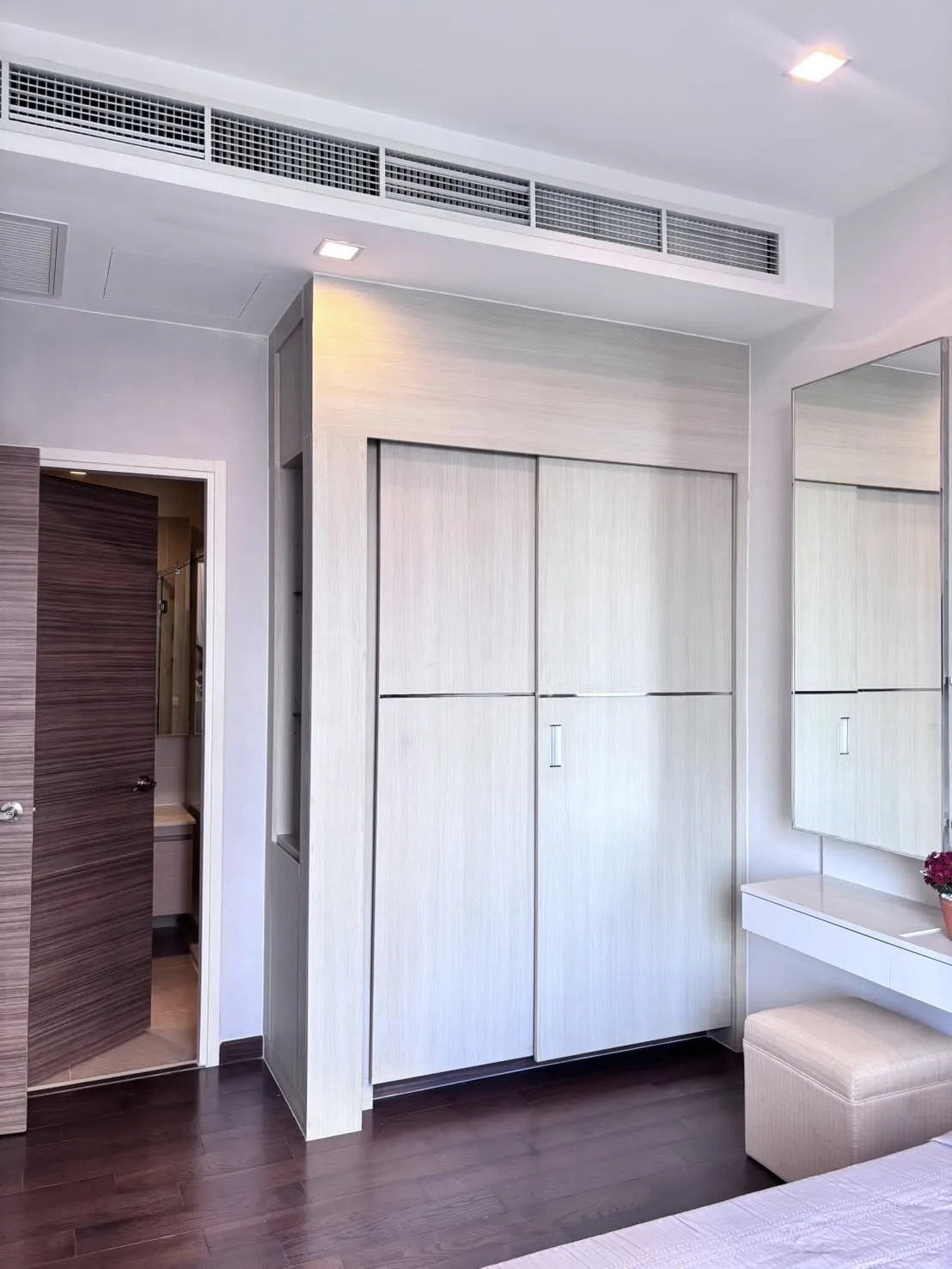 ให้เช่า Q Asoke อโศก–เพชรบุรี ใกล้ MRT เพชรบุรี 1 ห้องนอน ราคา 28,000 บาท/เดือน