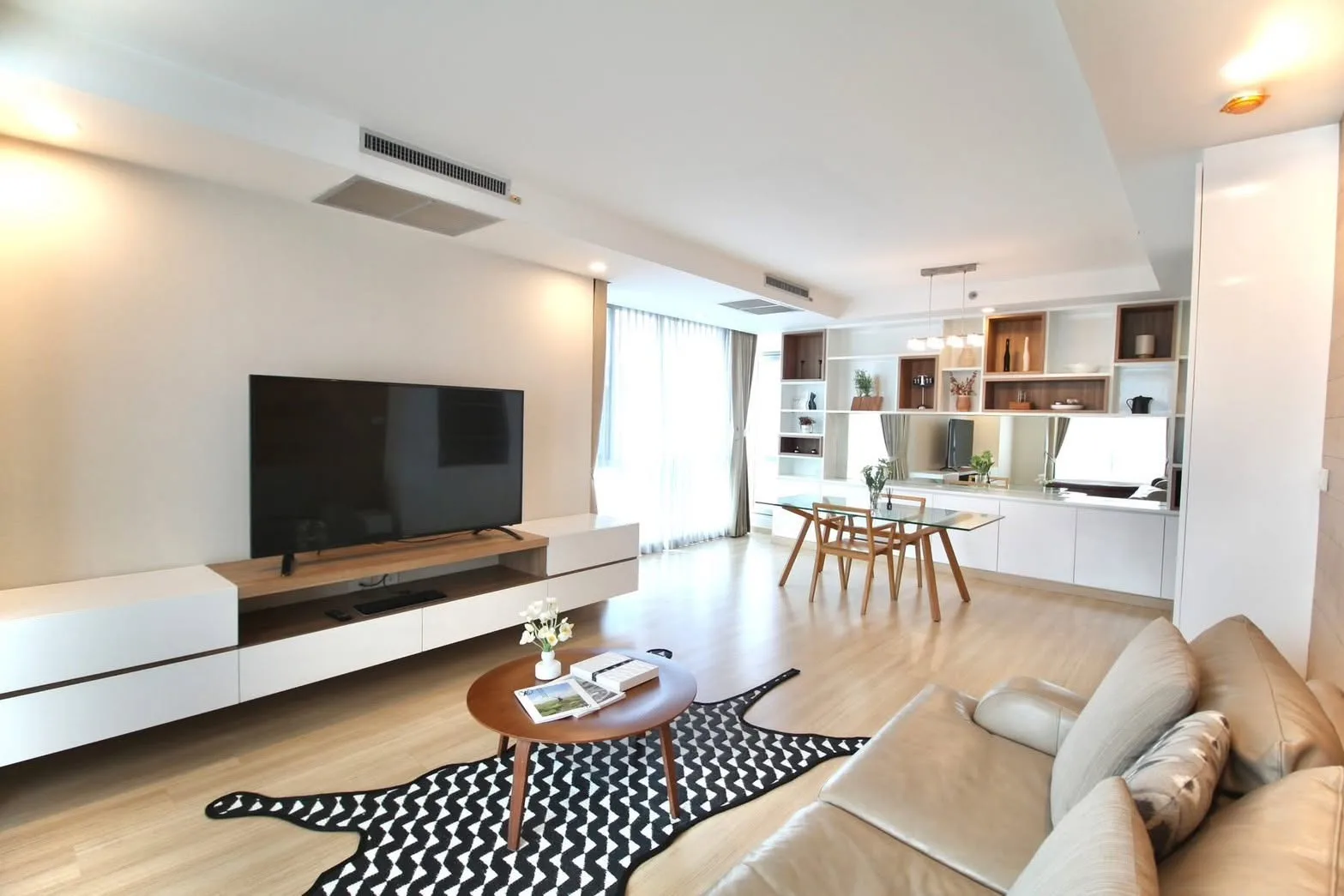 ให้เช่า The Rajdamri Condo ราชดำริ ใกล้ BTS ราชดำริ 2 ห้องนอน ราคา 68,000 บาท/เดือน