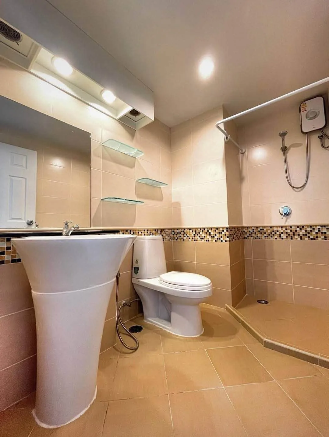 Waterford Sukhumvit 50 คอนโด 3 ห้องนอน ใกล้ BTS อ่อนนุช